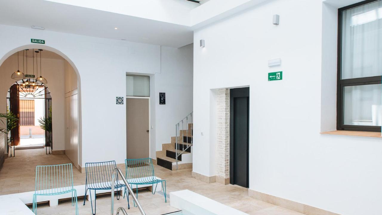 Lola De Triana Apartments Seville Exterior photo