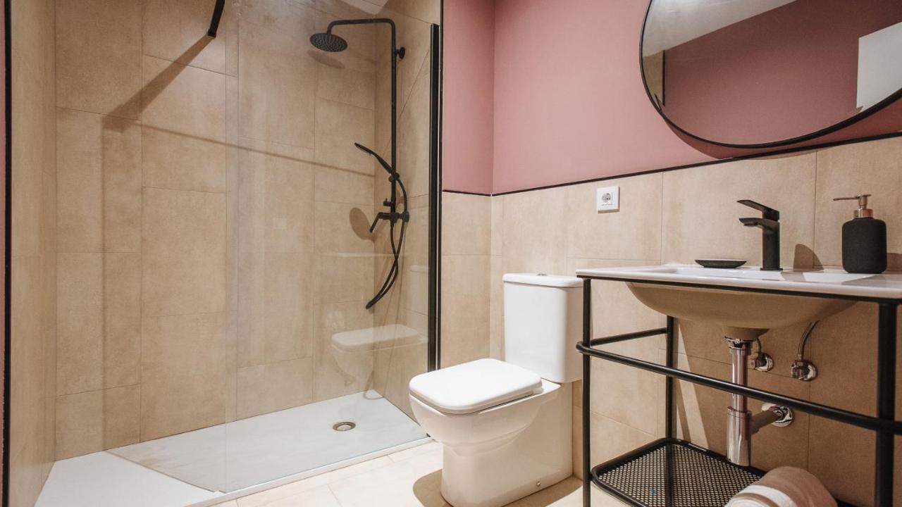 Lola De Triana Apartments Seville Exterior photo