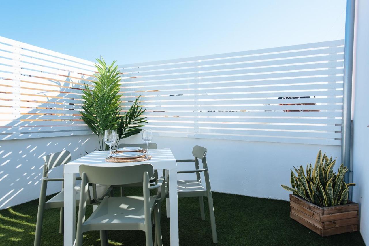 Lola De Triana Apartments Seville Exterior photo